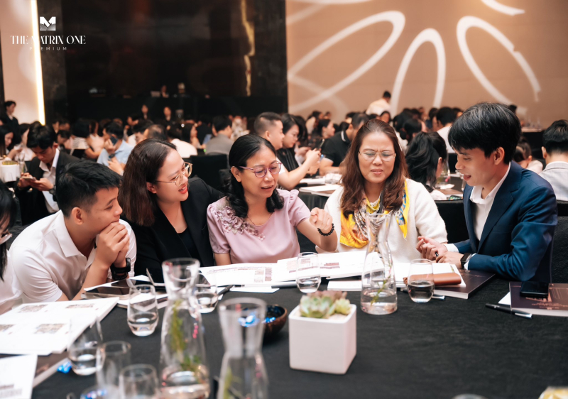 Khách hàng trải nghiệm đại sự kiện "Capture The Moment - Experience Timeluxe”